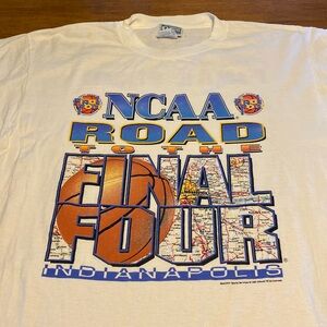 1997 Men’s NCAA Basketball Tournament TShirt XL